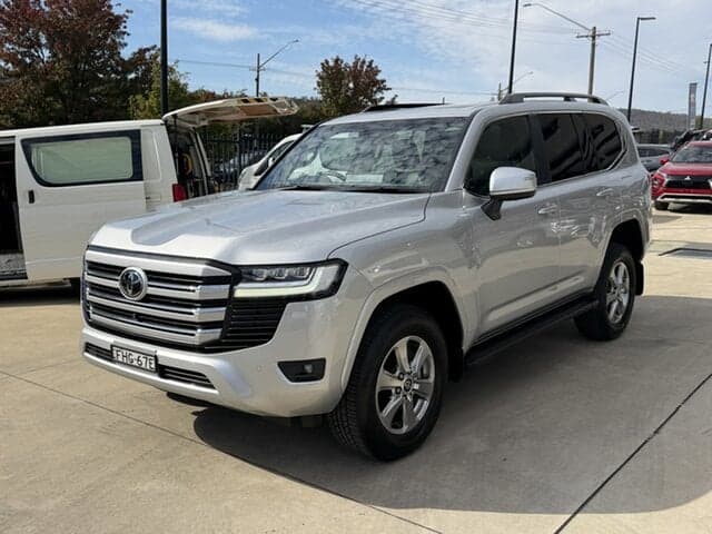 2024 Toyota Landcruiser VX in Silver
