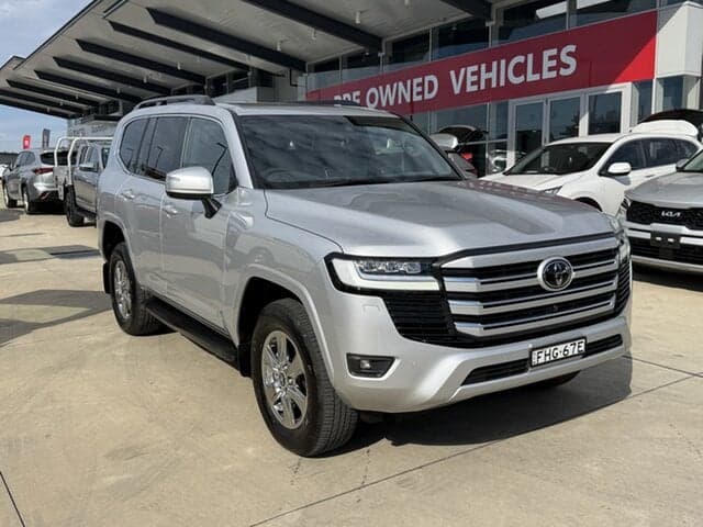 2024 Toyota Landcruiser VX in Silver
