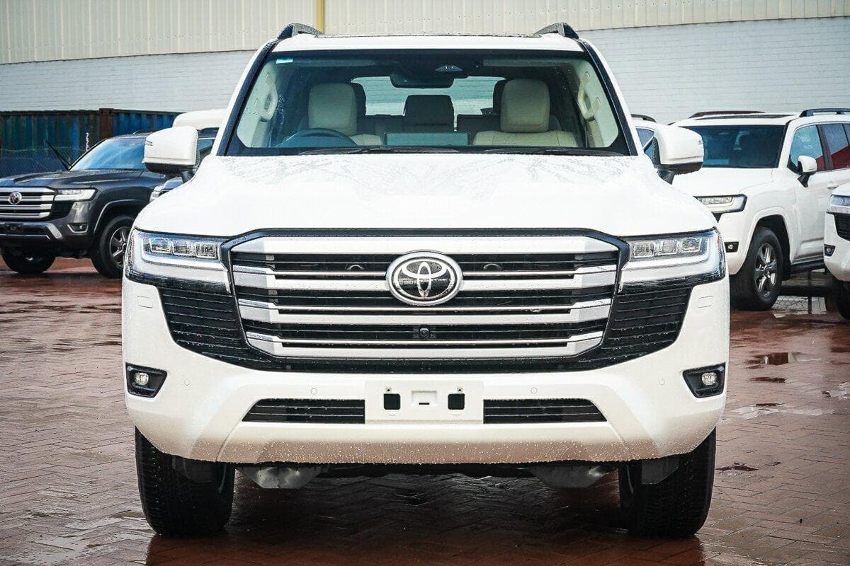 2026 Toyota Landcruiser VX in White