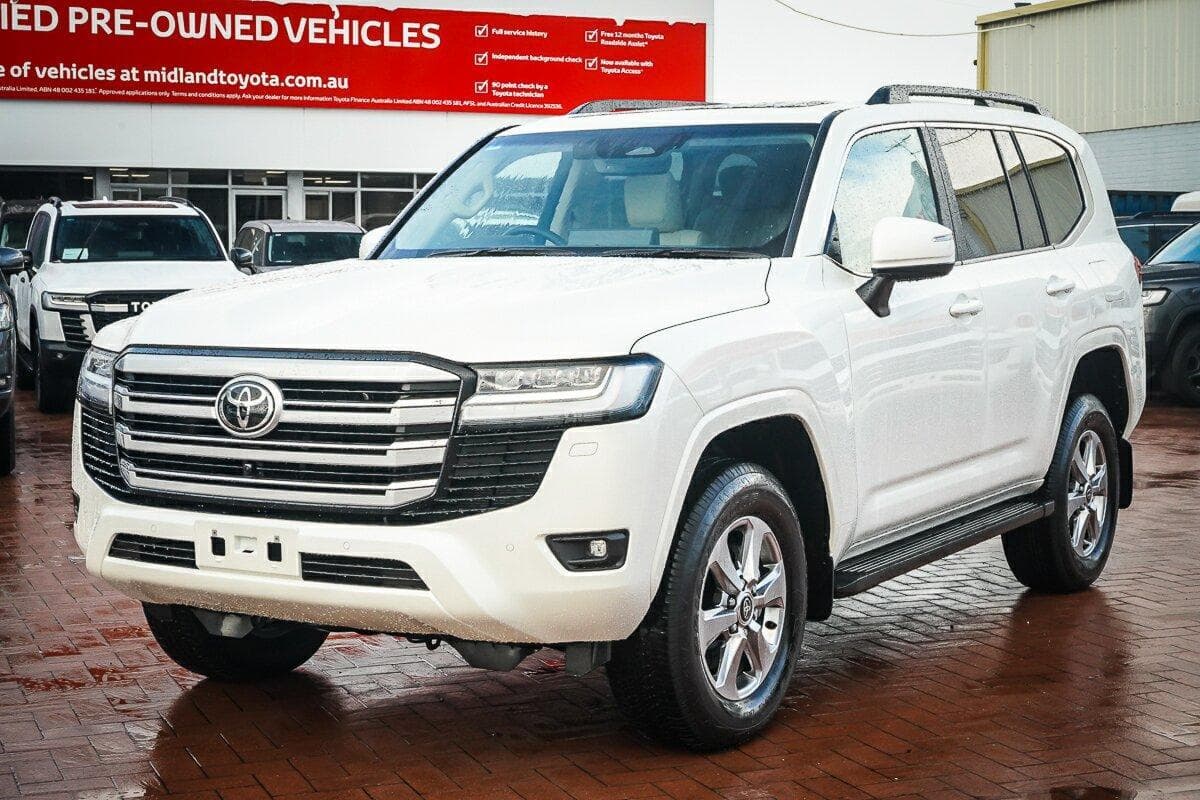 2026 Toyota Landcruiser VX in White