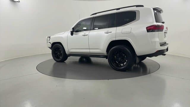 2022 Toyota Landcruiser VX in White