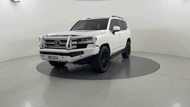 2022 Toyota Landcruiser VX in White