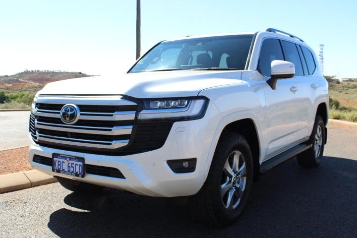 2022 Toyota Landcruiser 300 VX in White