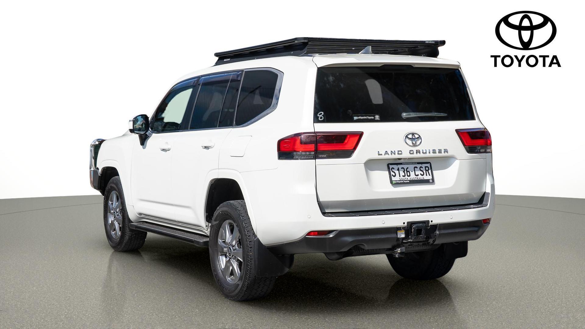 2022 Toyota Landcruiser VX in White