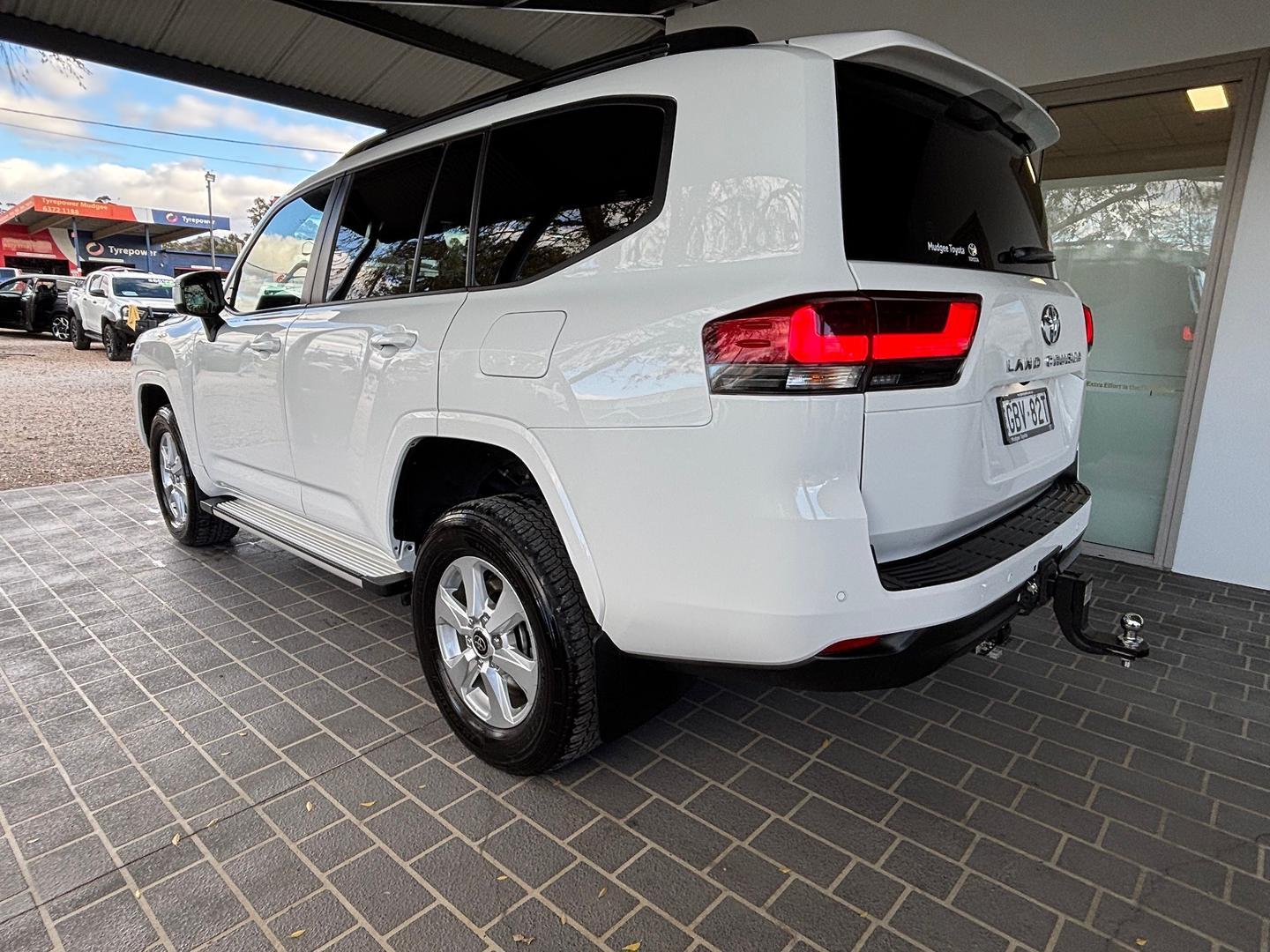2023 Toyota Landcruiser GXL in White