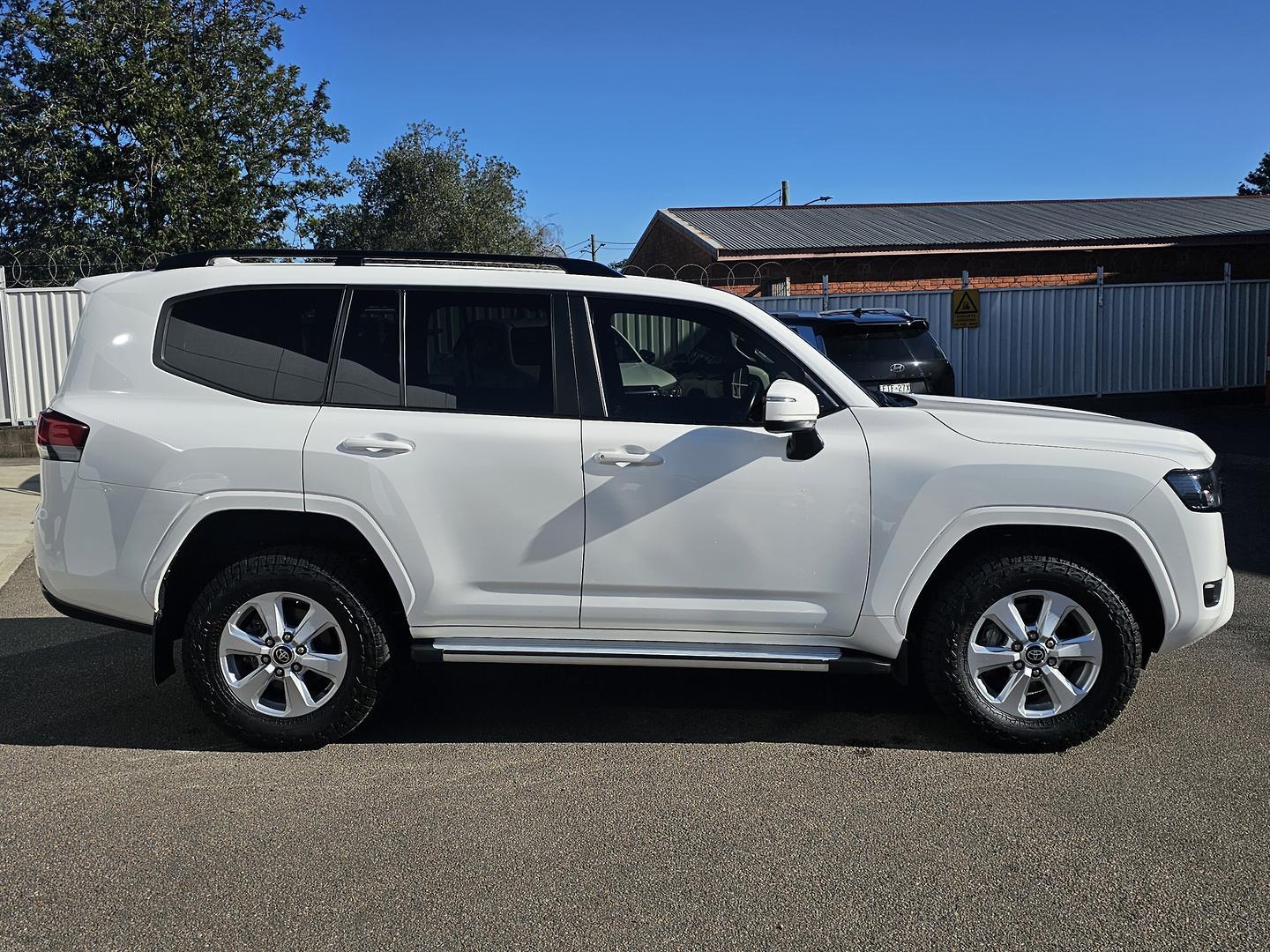 2023 Toyota Landcruiser GXL in White