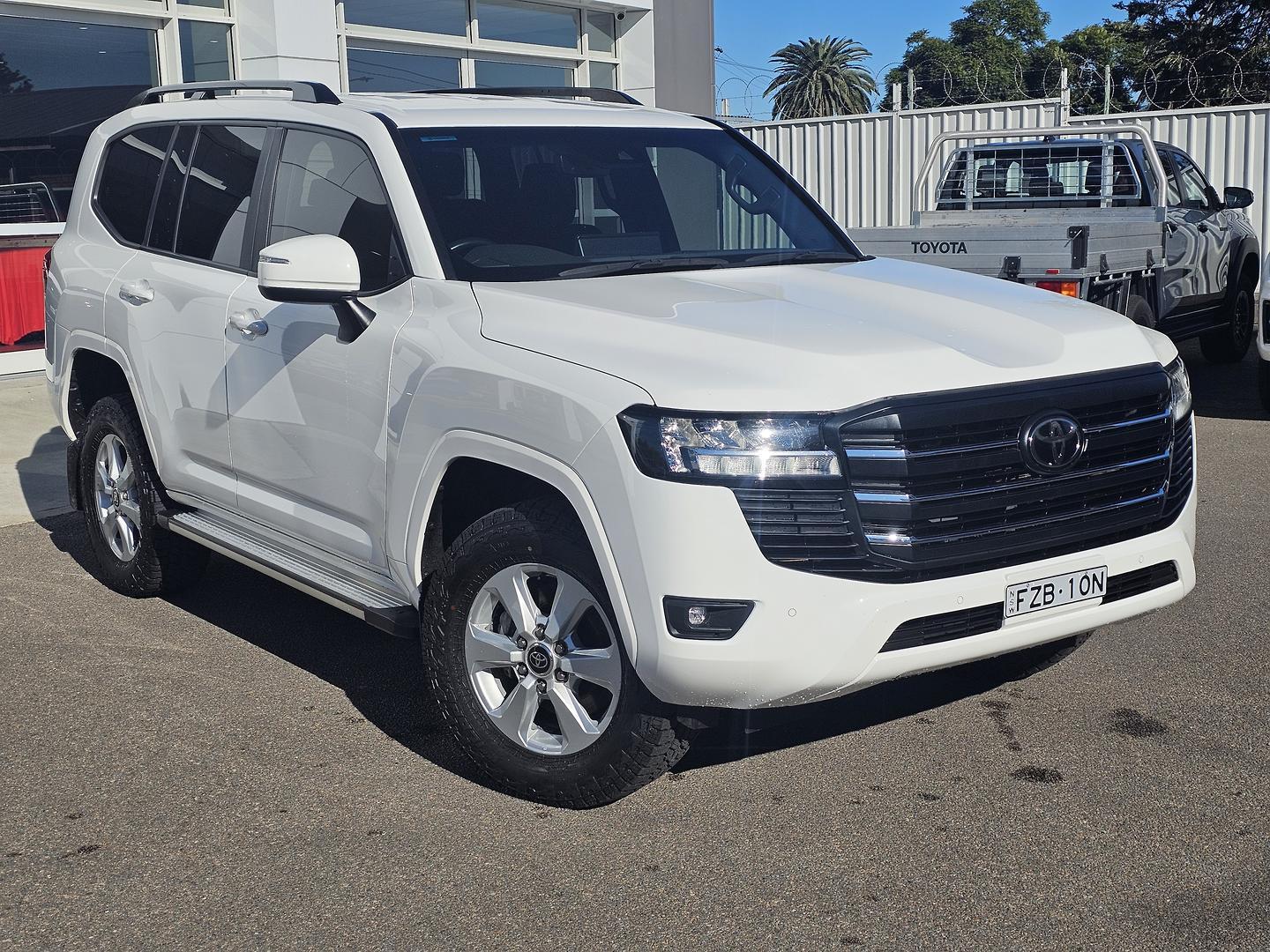 2023 Toyota Landcruiser GXL in White
