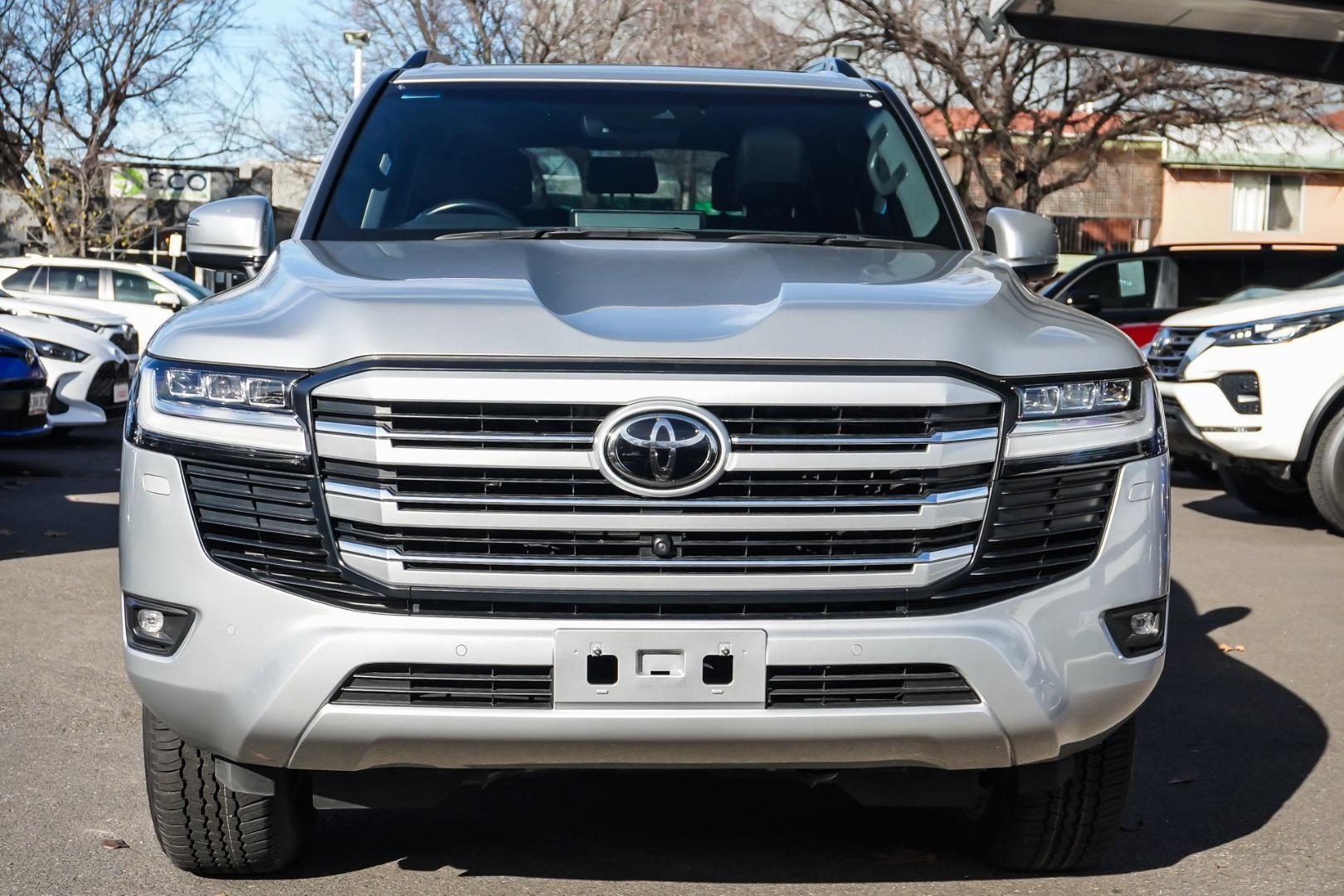 2023 Toyota Landcruiser VX in Silver