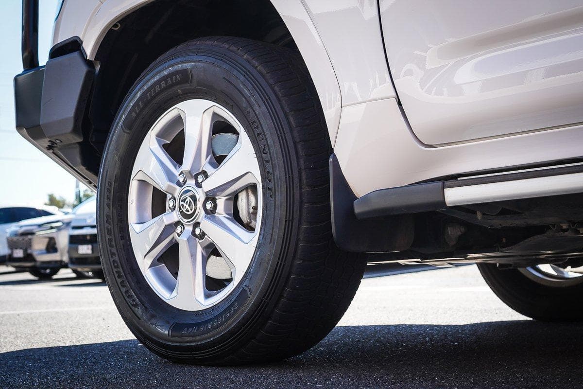 2023 Toyota Landcruiser GXL in White