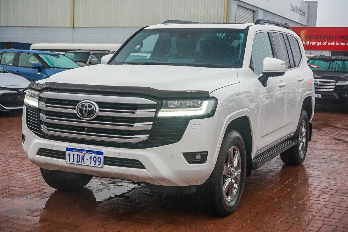2024 Toyota Landcruiser VX in White