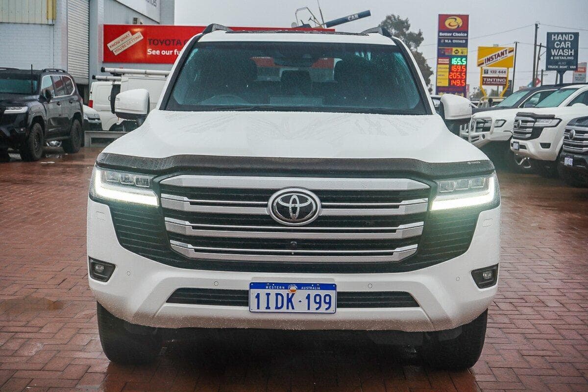 2024 Toyota Landcruiser VX in White