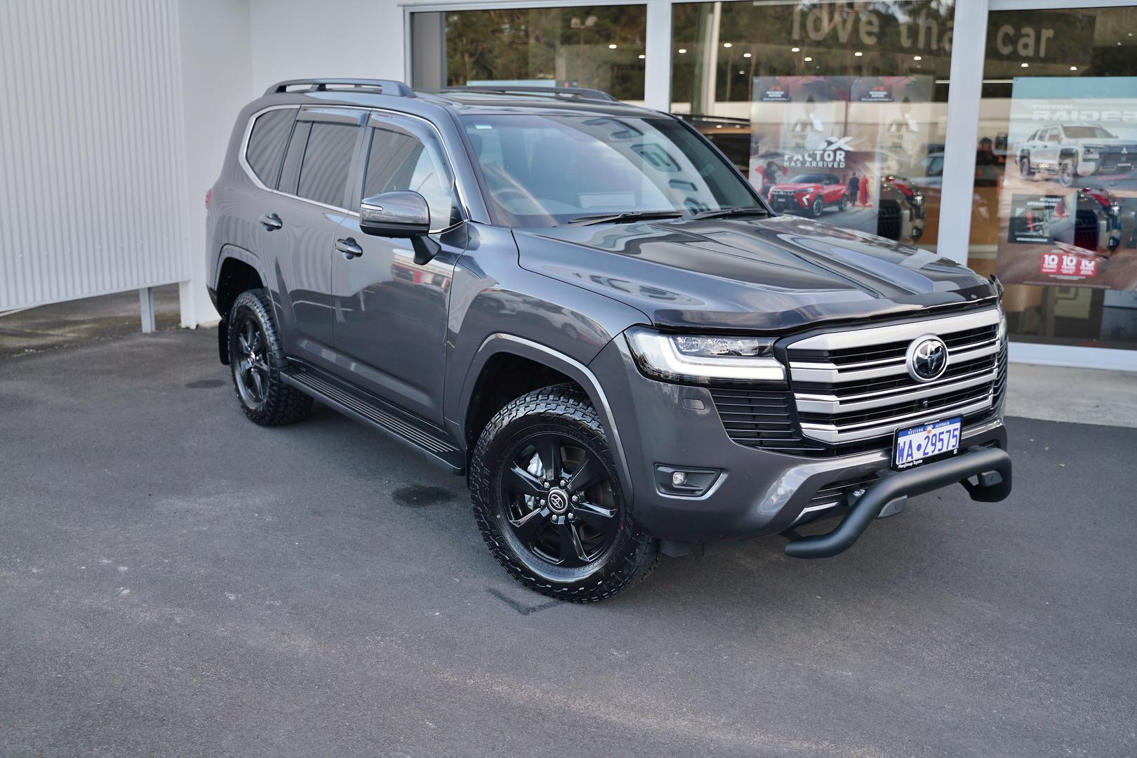 2024 Toyota Landcruiser VX in Silver