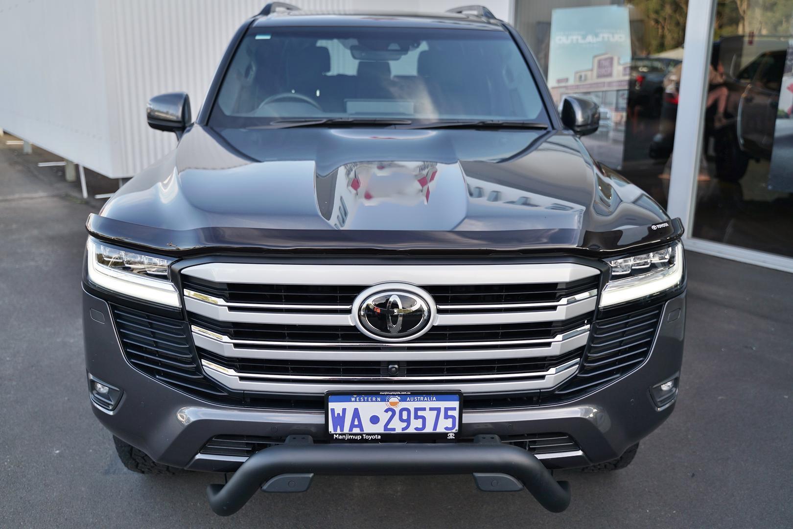 2024 Toyota Landcruiser VX in Silver