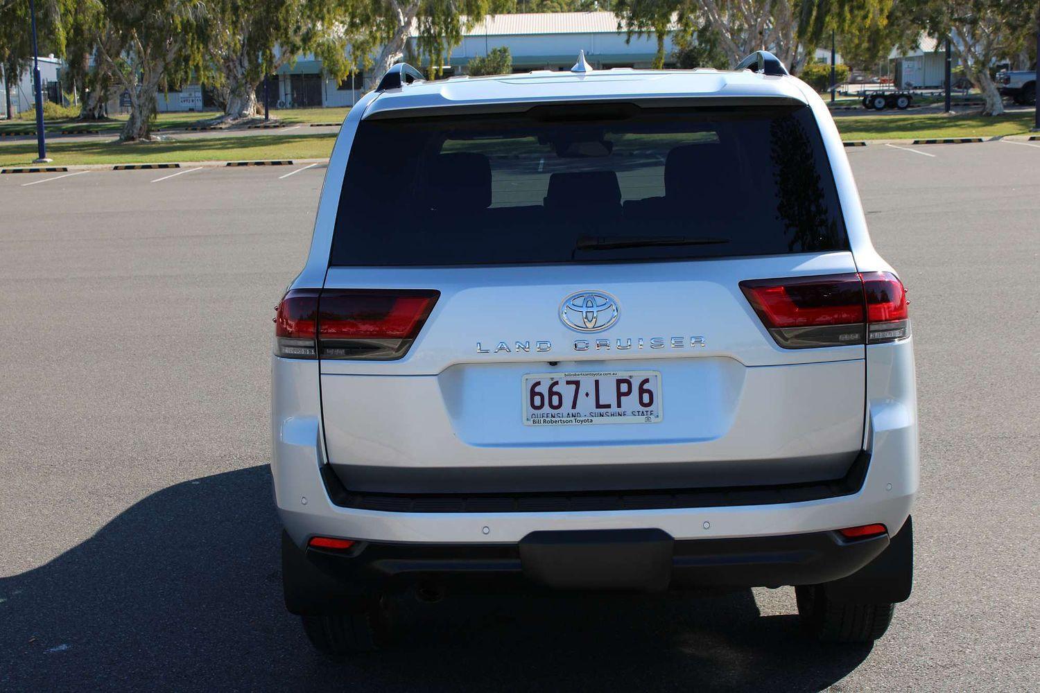 2024 Toyota Landcruiser VX in Silver