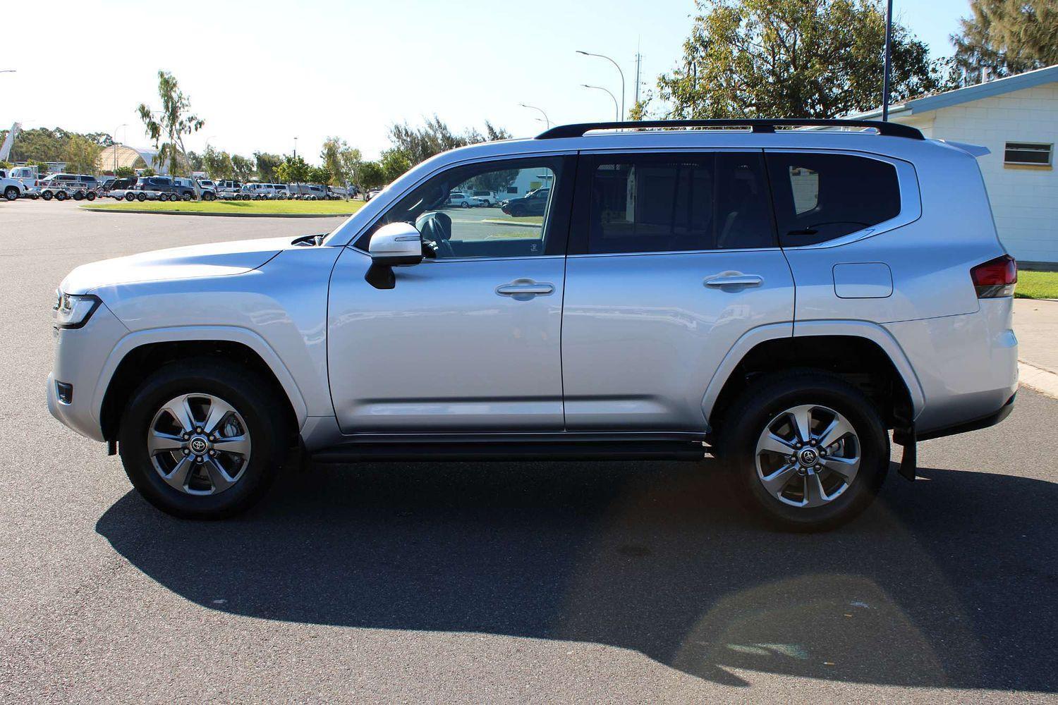 2024 Toyota Landcruiser VX in Silver