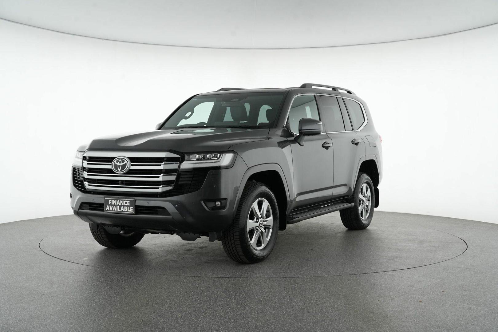 2025 Toyota Landcruiser VX in Silver