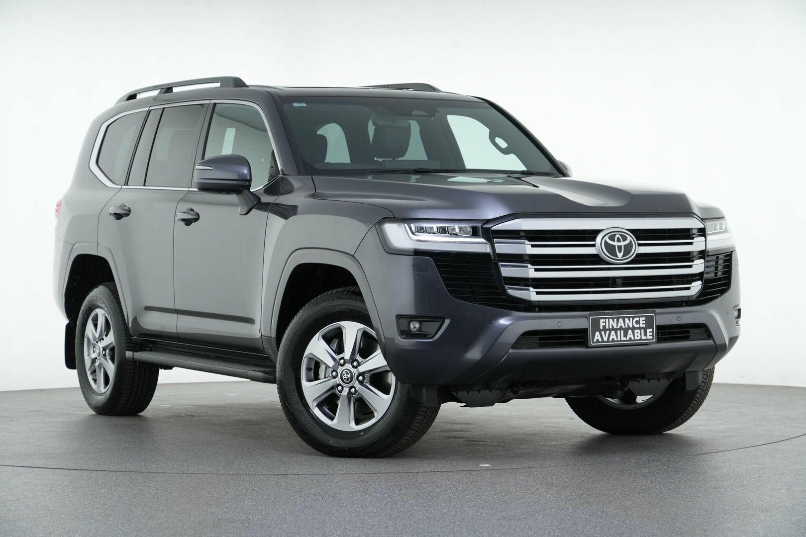 2025 Toyota Landcruiser VX in Silver