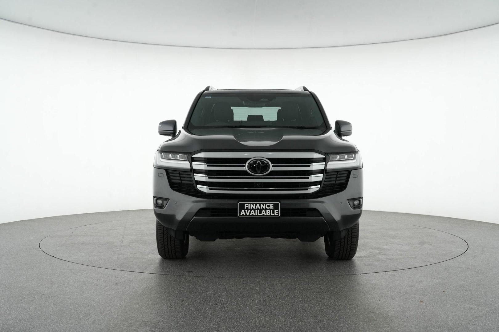2025 Toyota Landcruiser VX in Silver