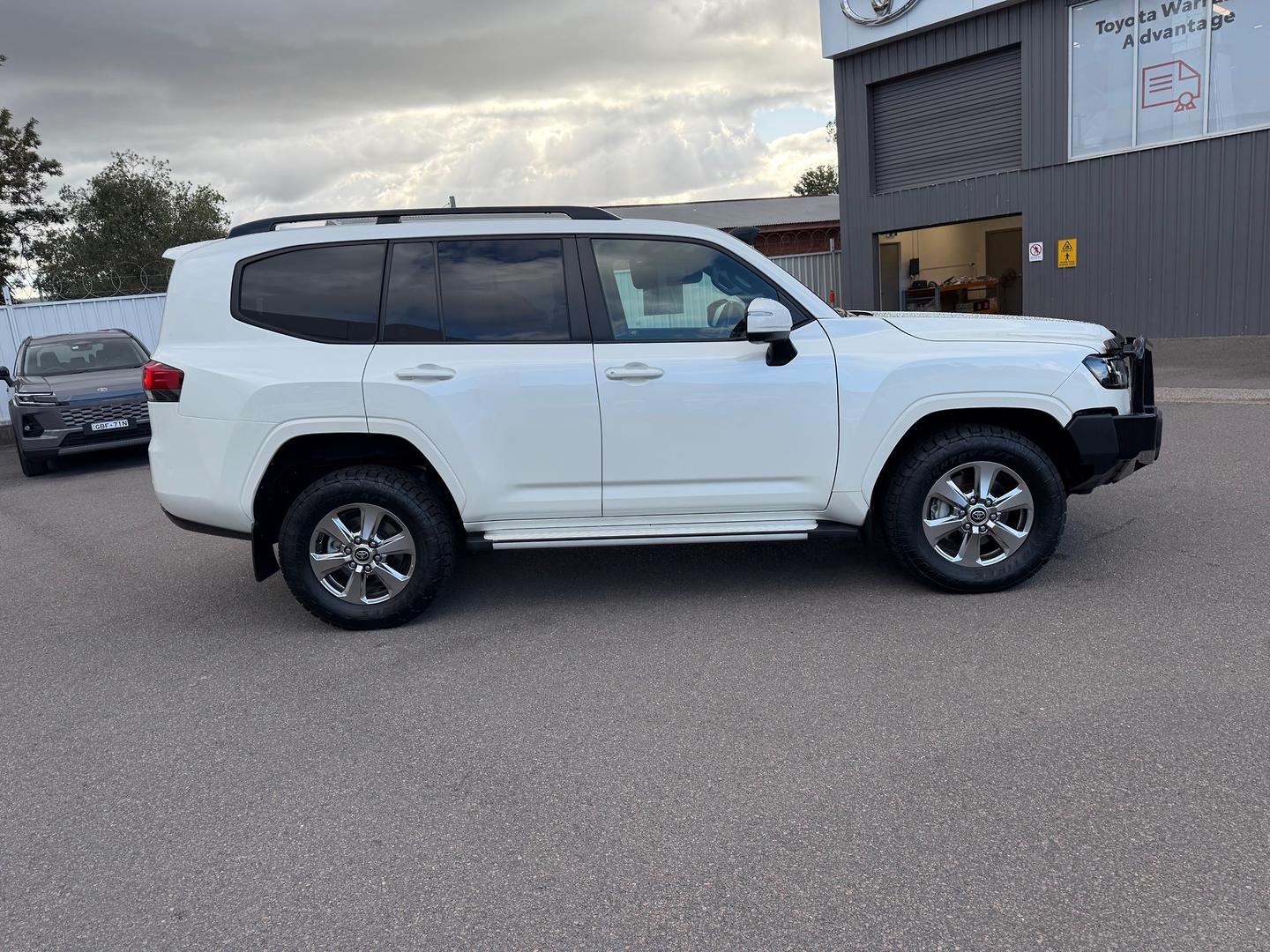 2021 Toyota Landcruiser 300 GXL in White