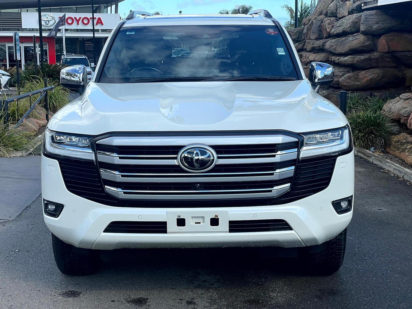 2022 Toyota Landcruiser Sahara in White