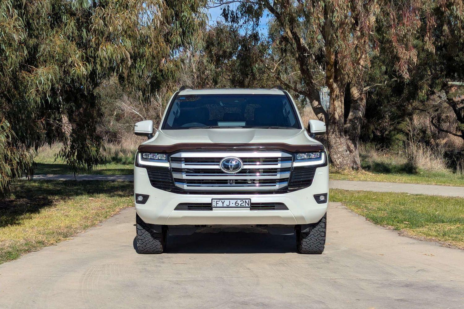 2022 Toyota Landcruiser VX in White