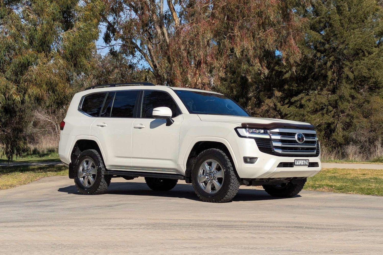 2022 Toyota Landcruiser VX in White