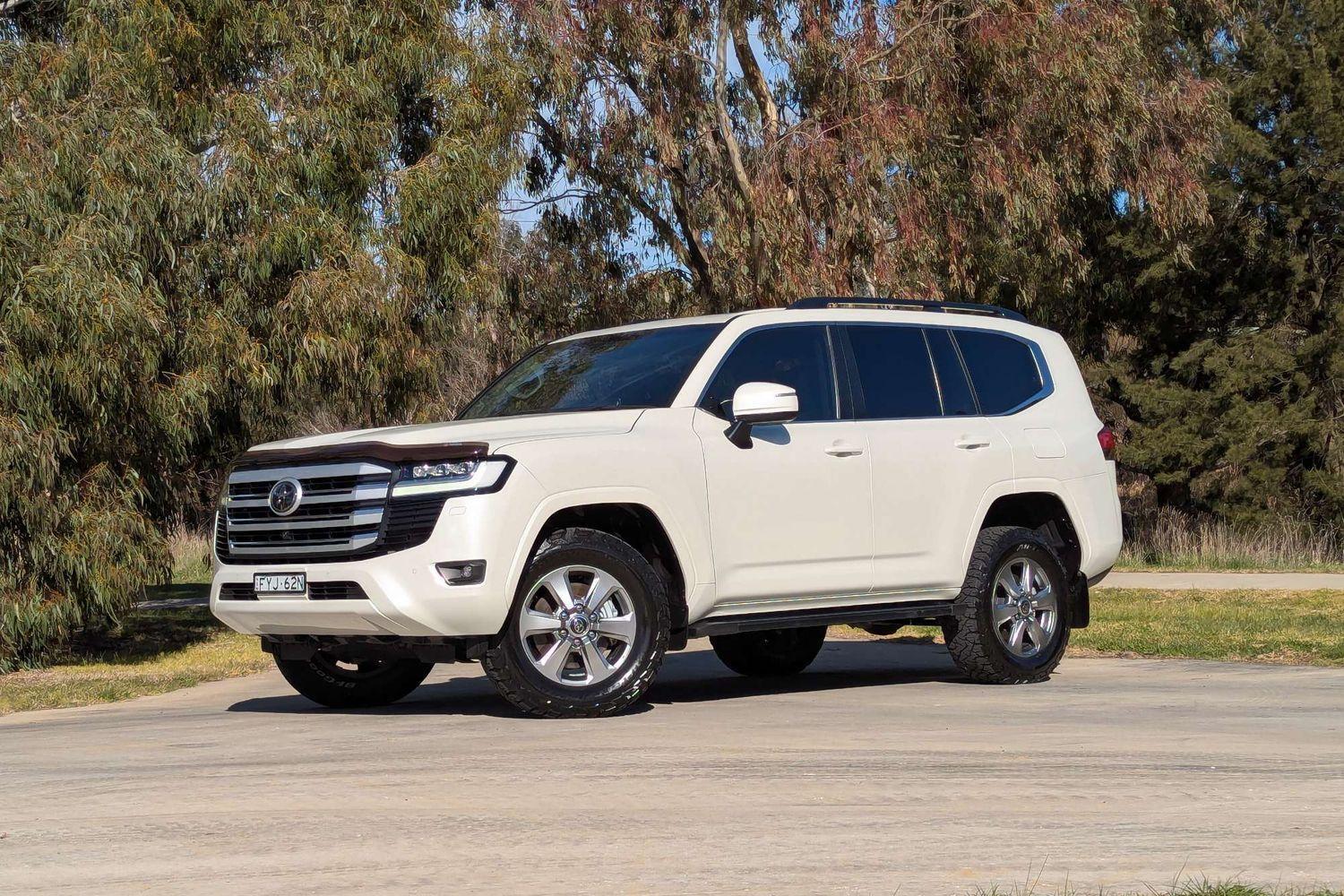 2022 Toyota Landcruiser VX in White