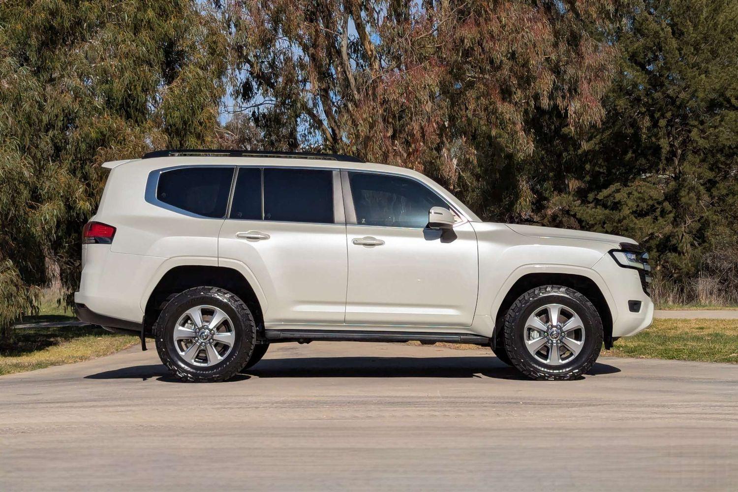 2022 Toyota Landcruiser VX in White