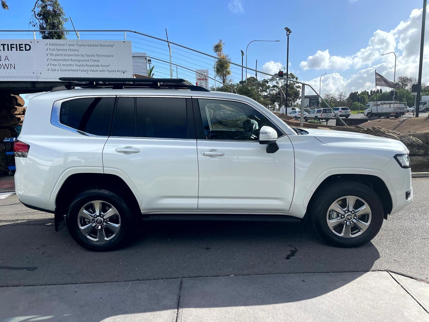 2022 Toyota Landcruiser VX in White