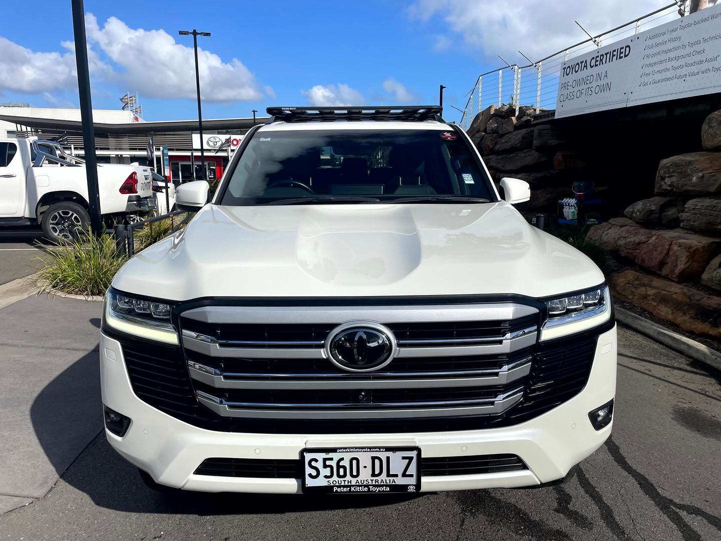 2022 Toyota Landcruiser VX in White