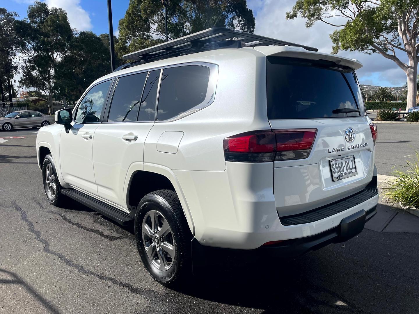 2022 Toyota Landcruiser VX in White