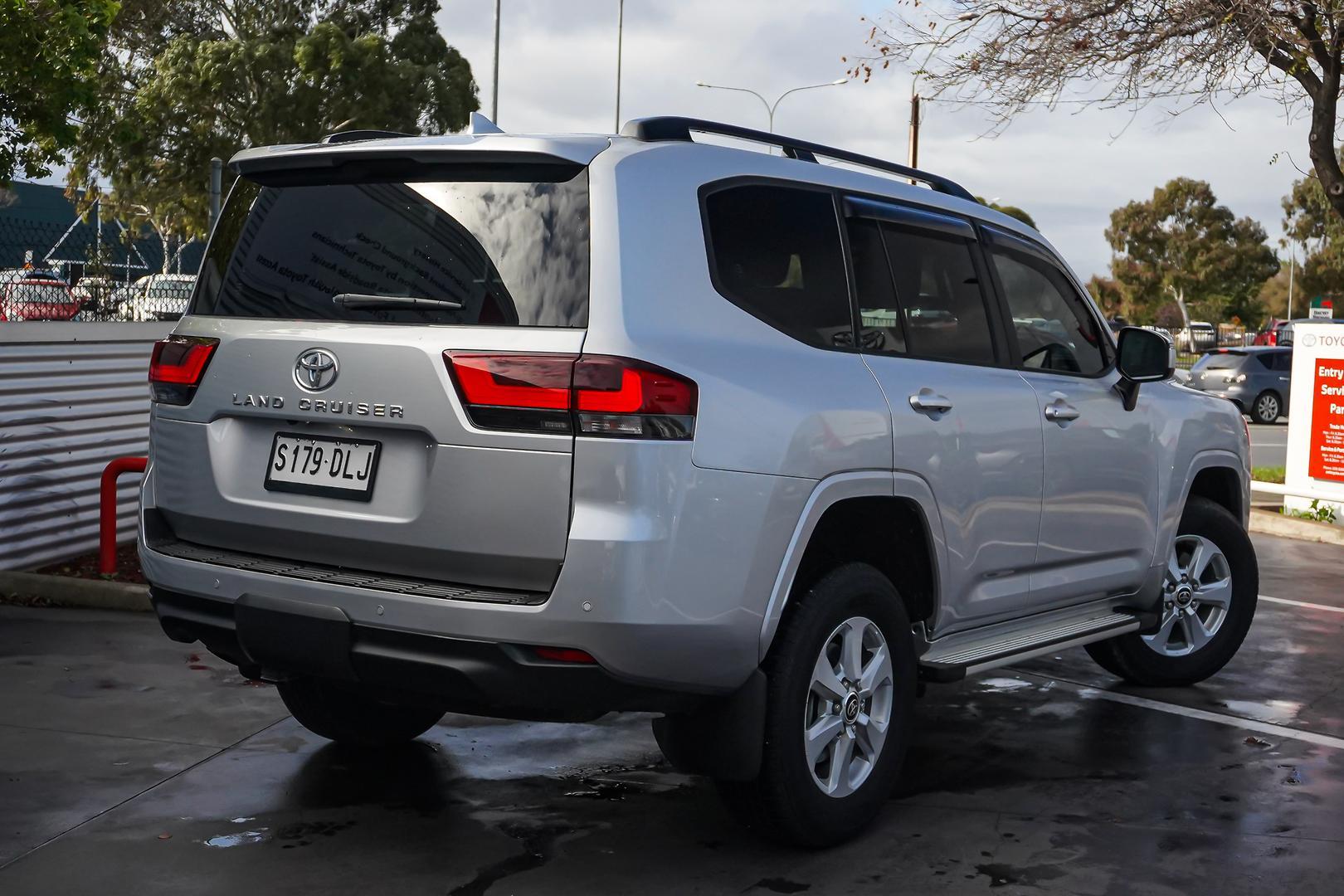 2023 Toyota Landcruiser GXL in Silver