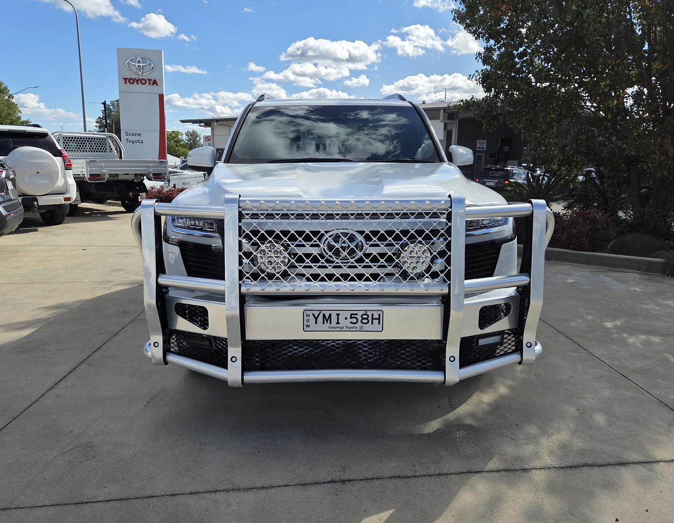 2023 Toyota Landcruiser VX in White