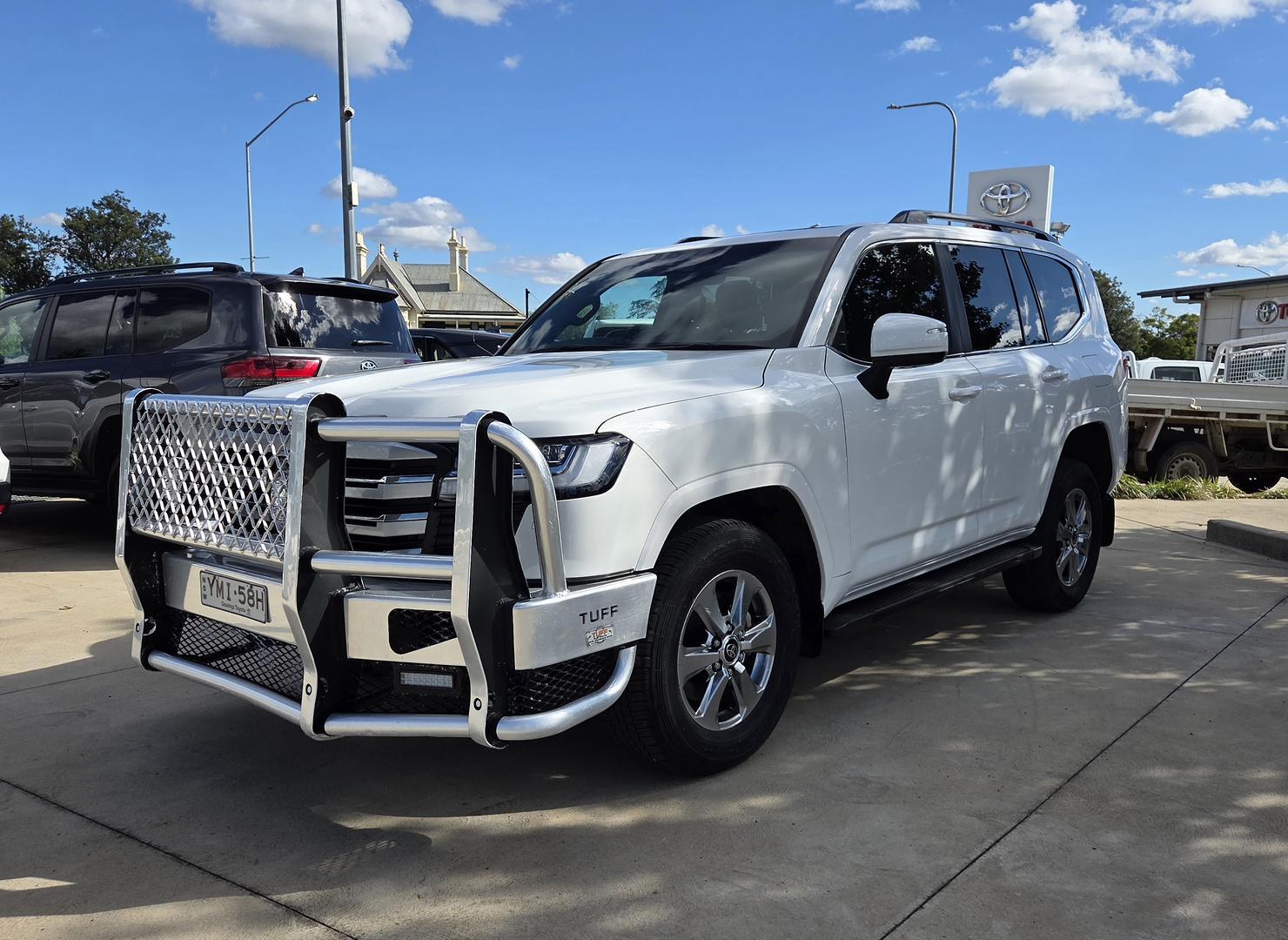2023 Toyota Landcruiser VX in White