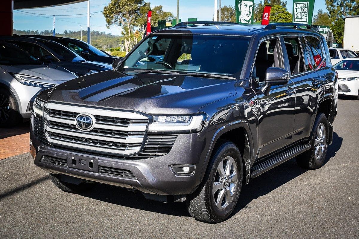 2024 Toyota Landcruiser VX in Silver