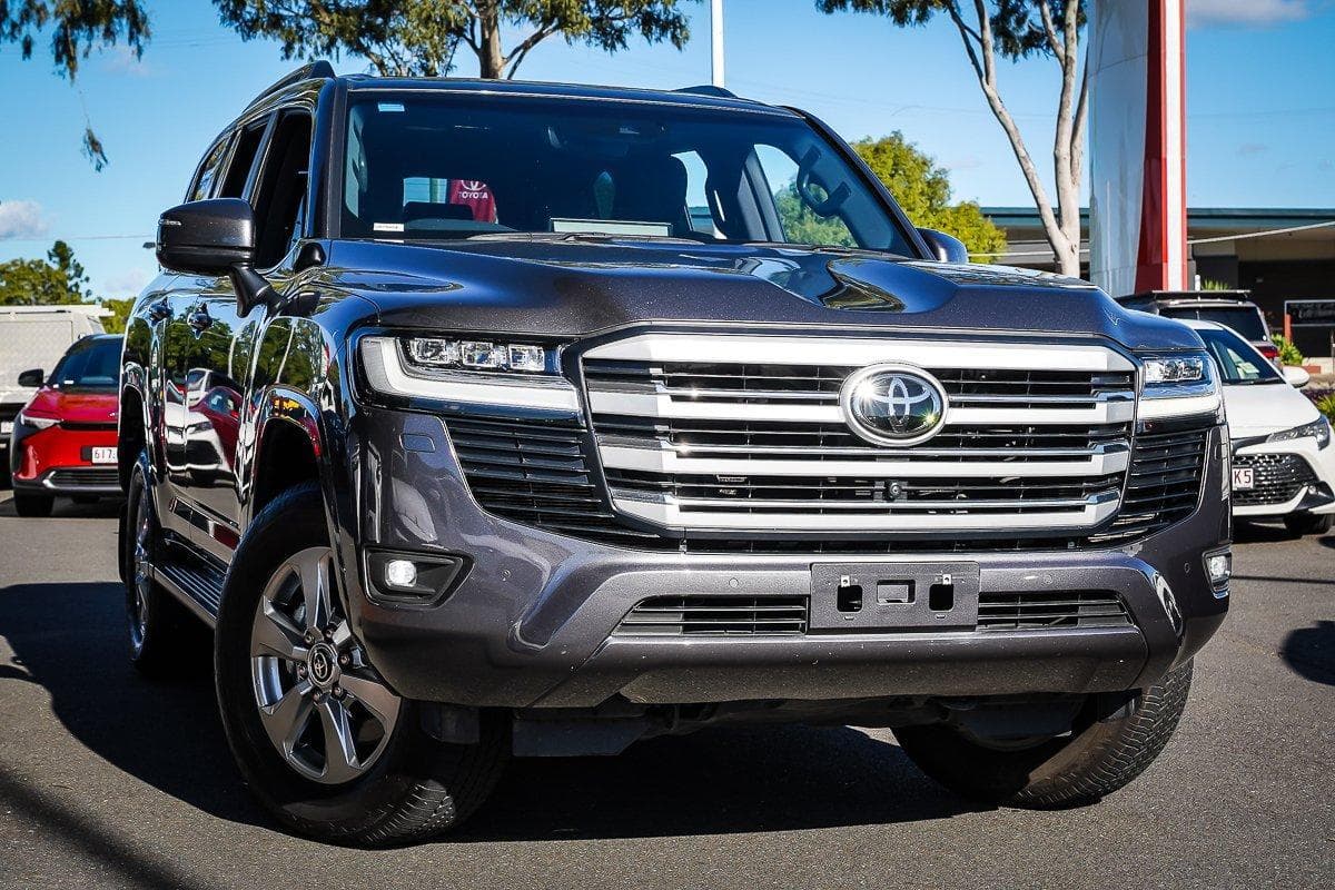 2024 Toyota Landcruiser VX in Silver