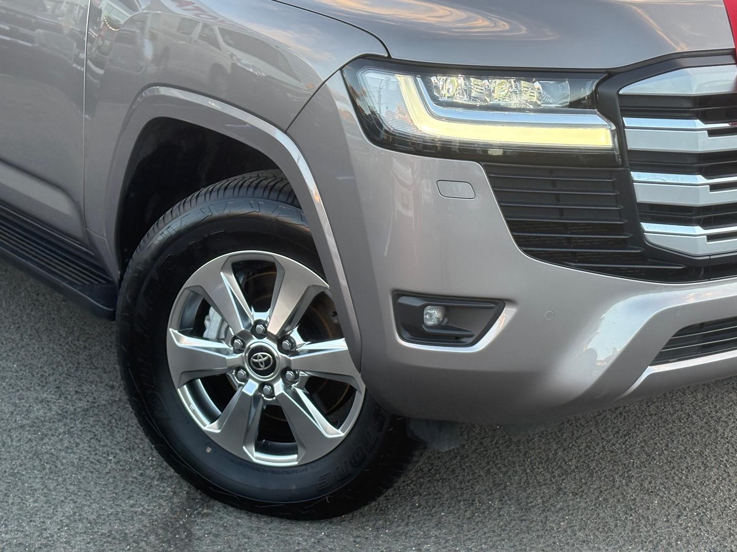 2025 Toyota Landcruiser VX in Bronze