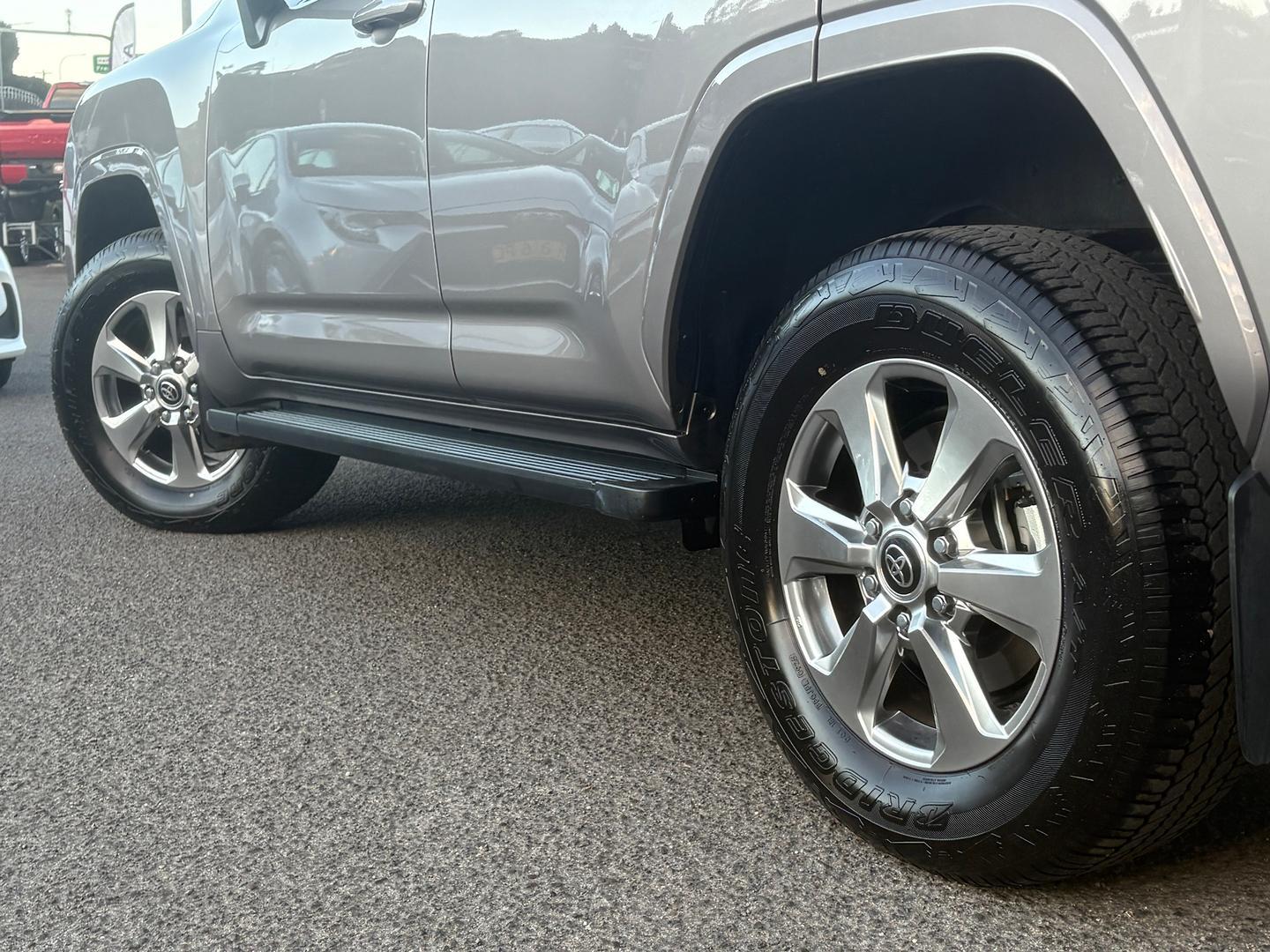 2025 Toyota Landcruiser VX in Bronze