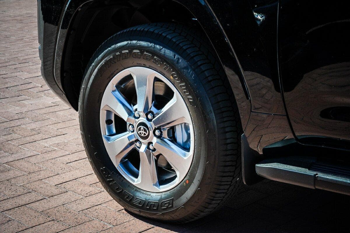 2025 Toyota Landcruiser Sahara in Black