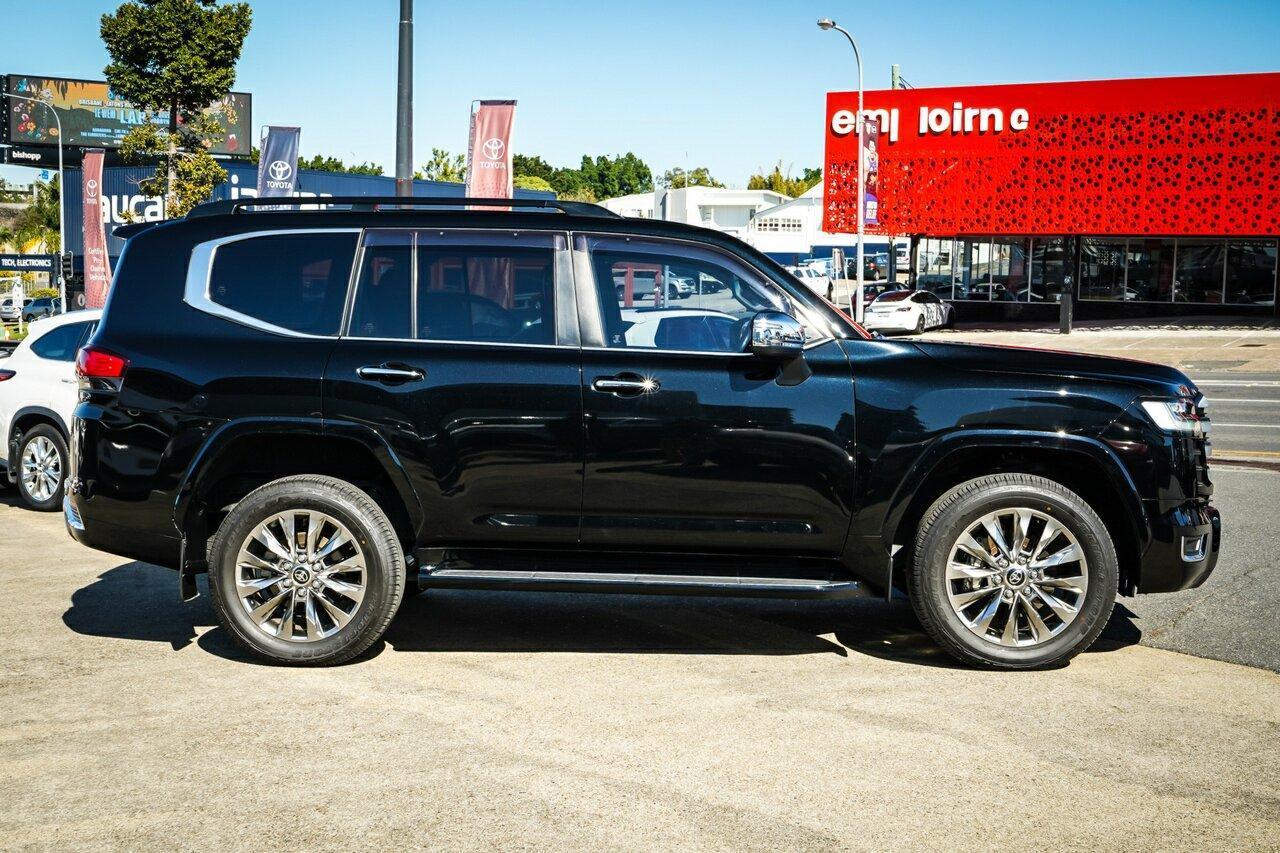 2024 Toyota Landcruiser Sahara ZX in Black