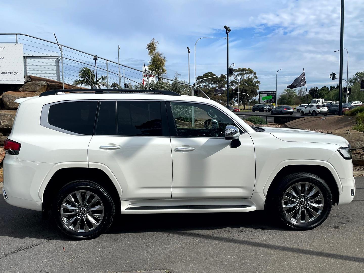 2021 Toyota Landcruiser Sahara ZX in White