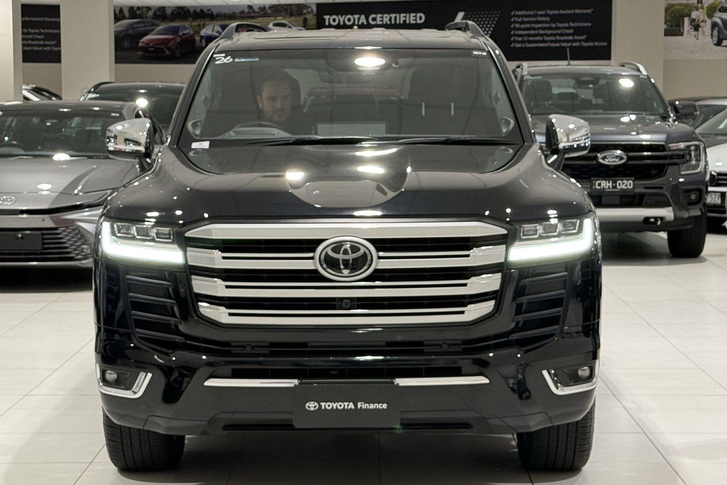 2025 Toyota Landcruiser Sahara ZX in Black