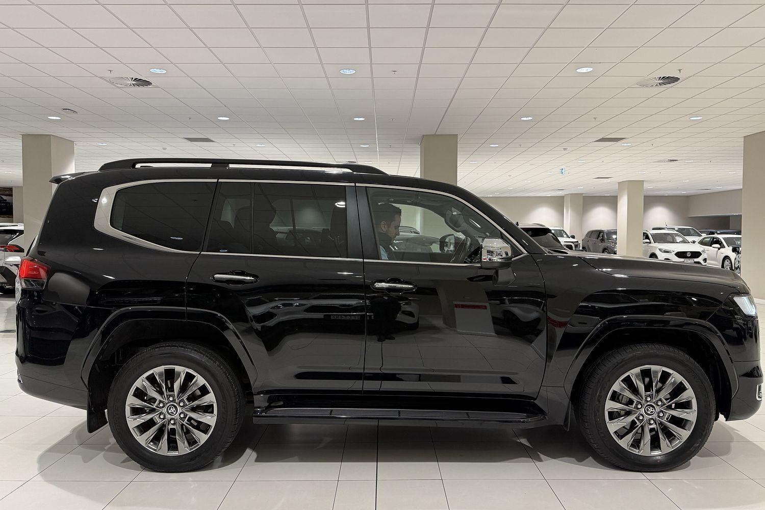 2025 Toyota Landcruiser Sahara ZX in Black