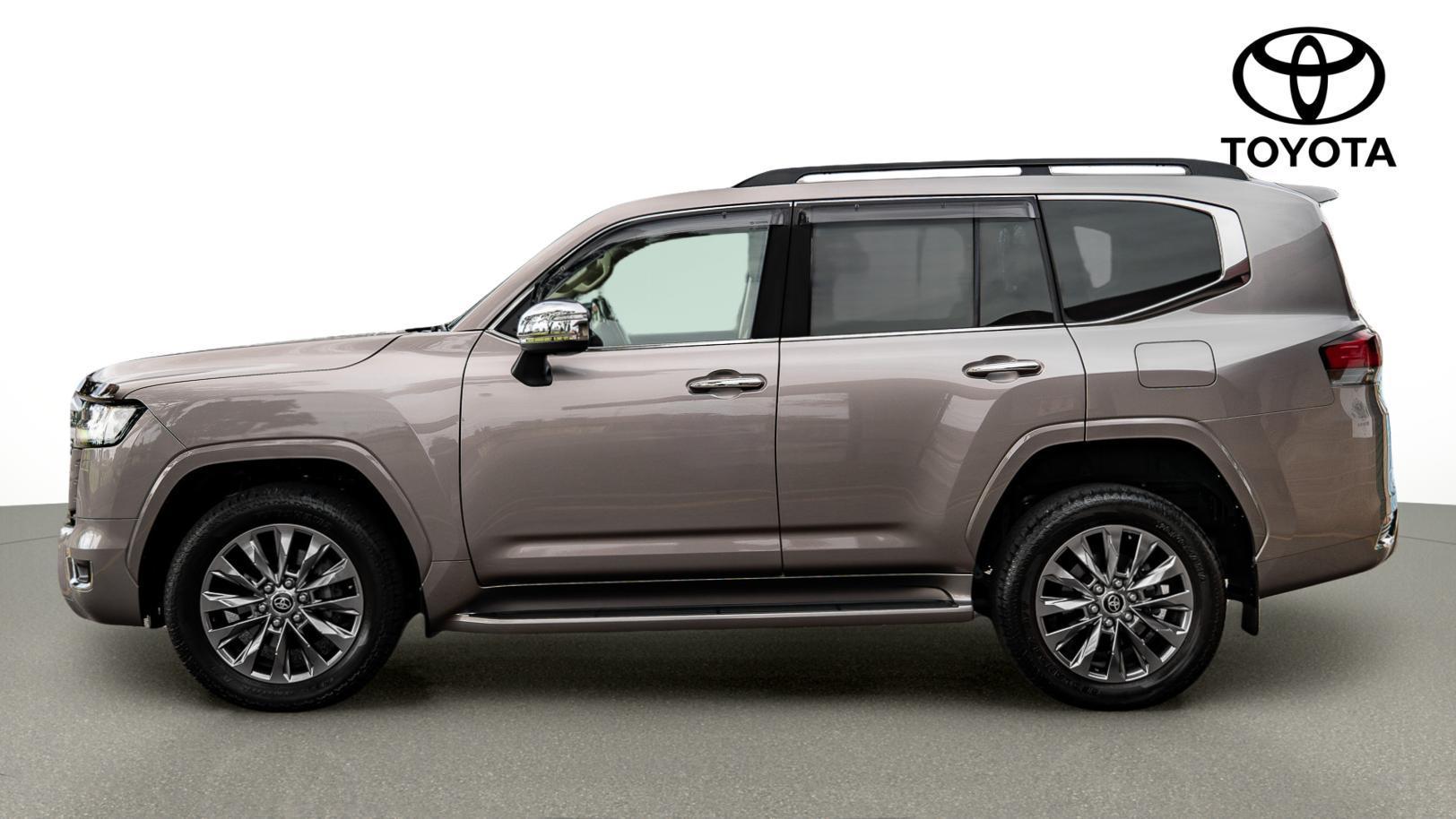 2022 Toyota Landcruiser Sahara ZX in Bronze
