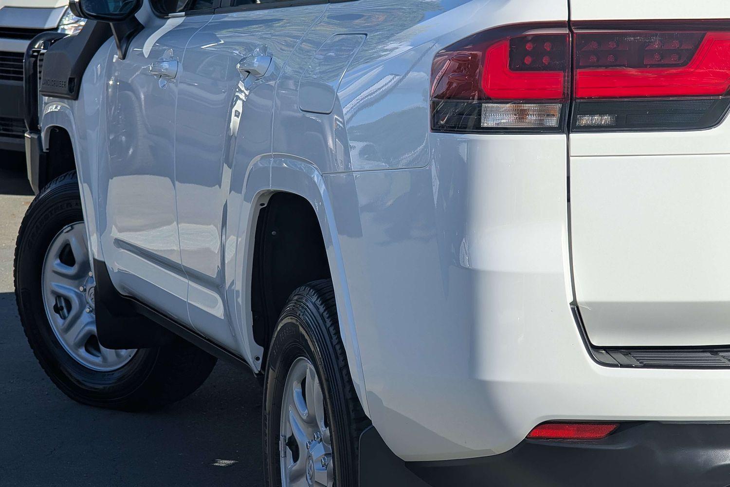 2024 Toyota Landcruiser 300 GX in White