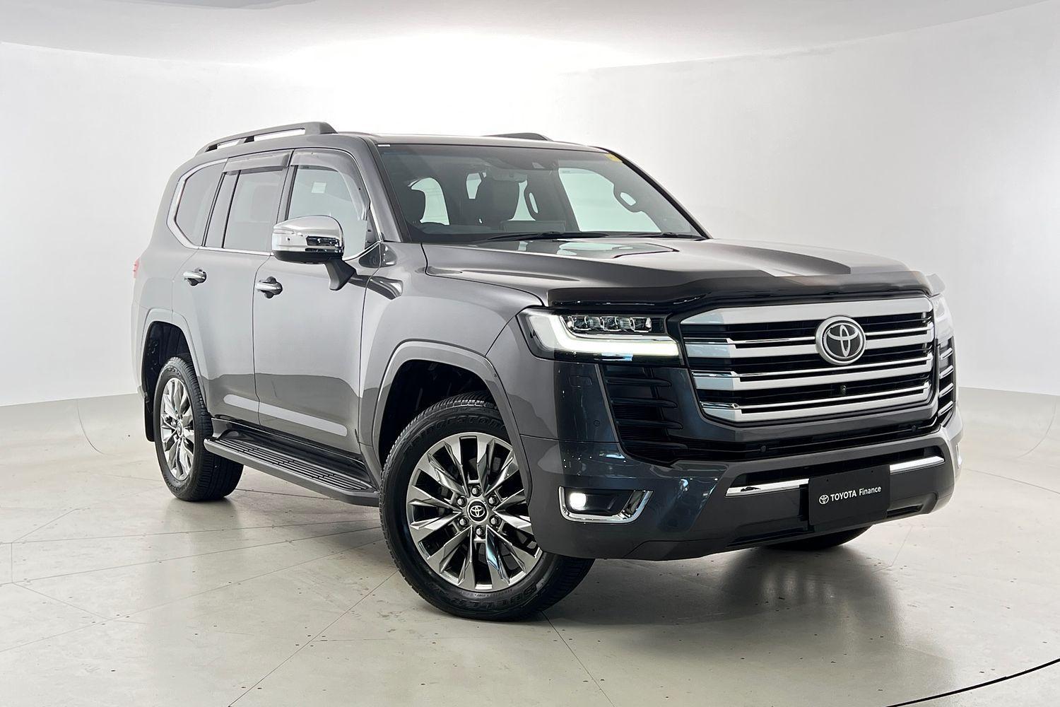 2022 Toyota Landcruiser Sahara ZX in Silver