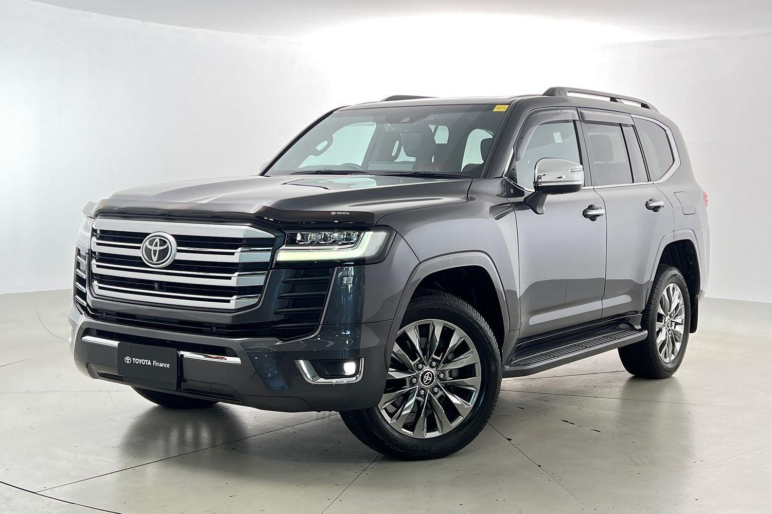 2022 Toyota Landcruiser Sahara ZX in Silver