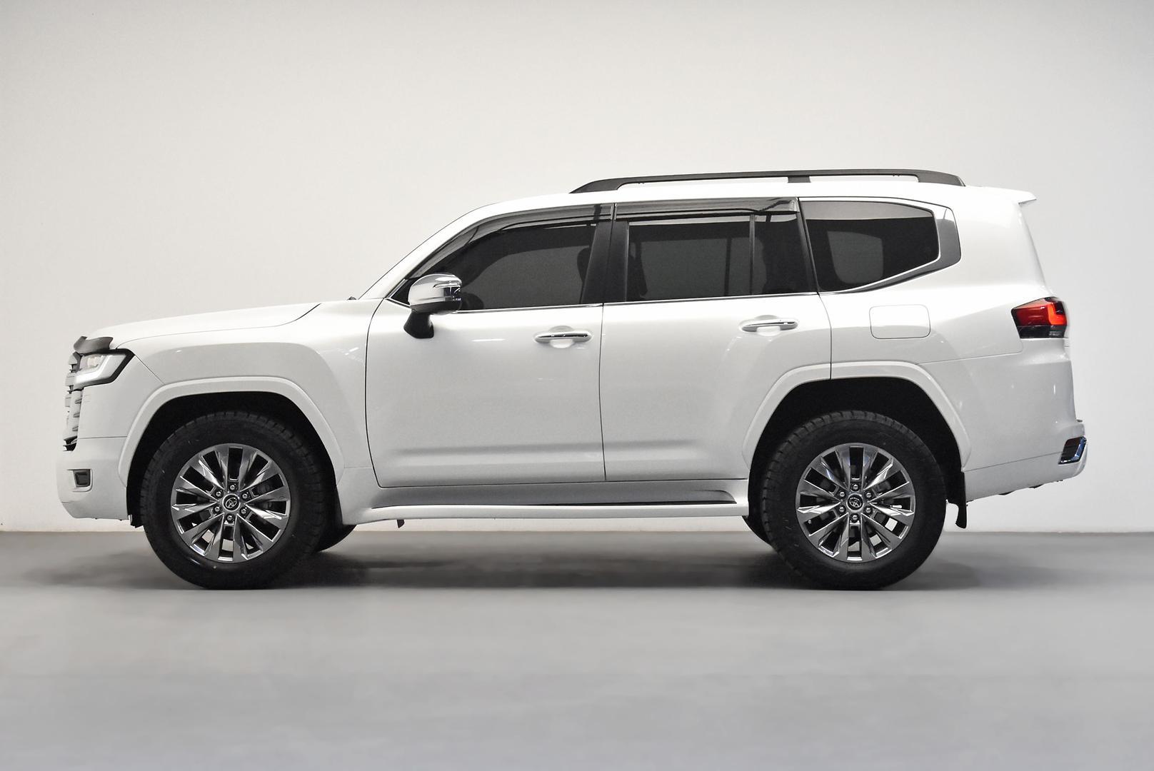 2023 Toyota Landcruiser Sahara ZX in White