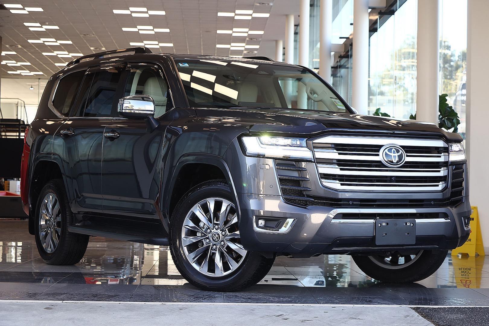 2025 Toyota Landcruiser Sahara ZX in Silver