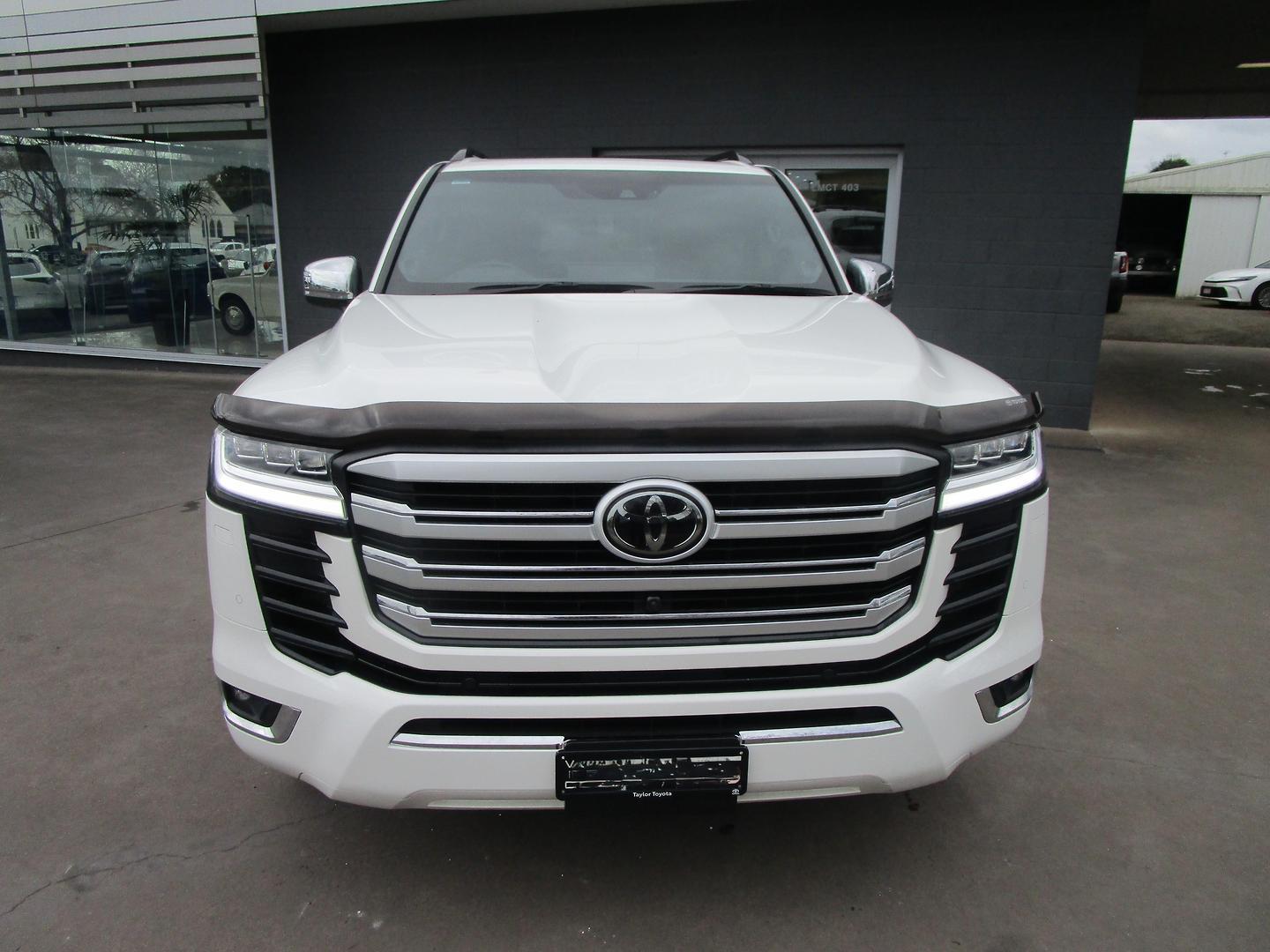 2021 Toyota Landcruiser Sahara ZX in White